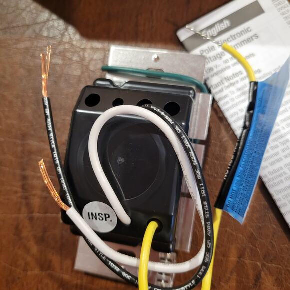 Lutron DVELV-300P-WH 300-Watt Diva Low Voltage Single Pole Dimmer, White New - Picture 8 of 10